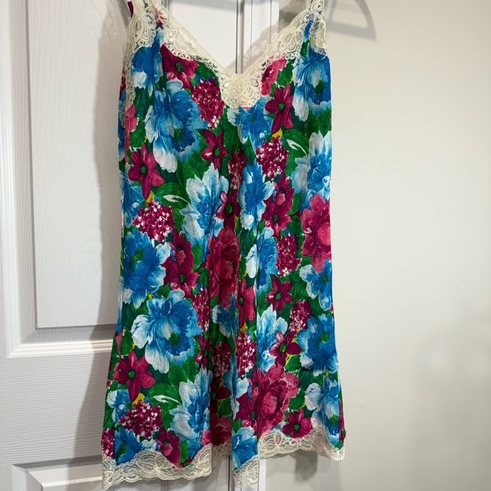 Victoria's Secret Vintage Gold Label Blue
Floral Lace Nightie Size M